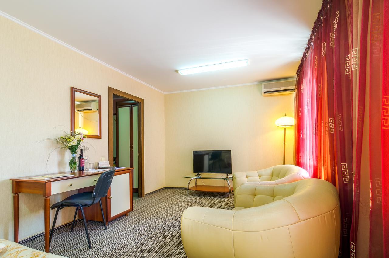 Raziotel Кривой Рог Екстериор снимка